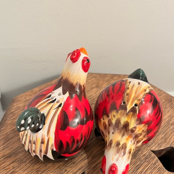 Chicken and rooster salt and pepper Chicken Figurines Farmhouse Decor - Picture 4 of 7